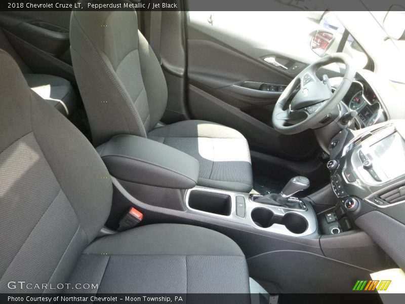Pepperdust Metallic / Jet Black 2018 Chevrolet Cruze LT