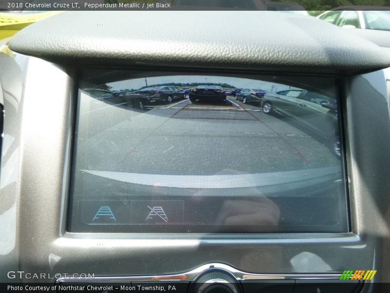 Pepperdust Metallic / Jet Black 2018 Chevrolet Cruze LT