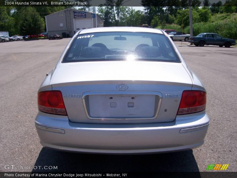 Brilliant Silver / Black 2004 Hyundai Sonata V6