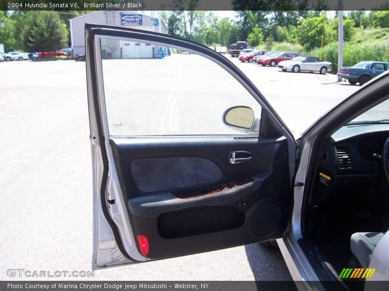 Brilliant Silver / Black 2004 Hyundai Sonata V6