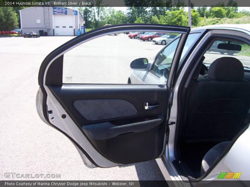 Brilliant Silver / Black 2004 Hyundai Sonata V6