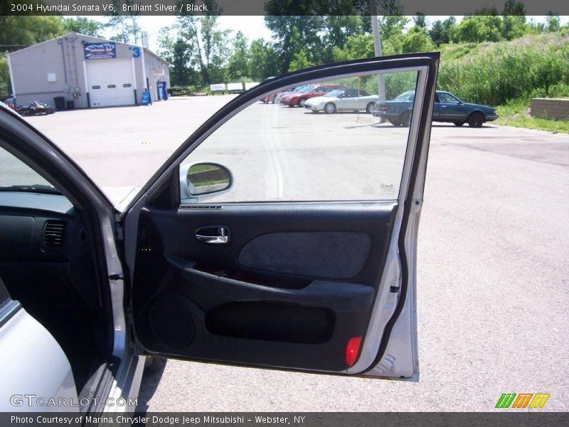 Brilliant Silver / Black 2004 Hyundai Sonata V6