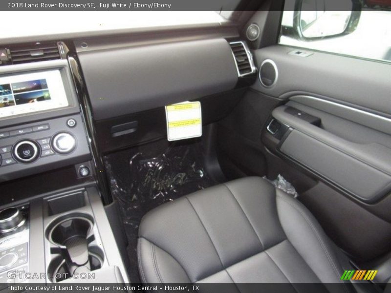 Fuji White / Ebony/Ebony 2018 Land Rover Discovery SE