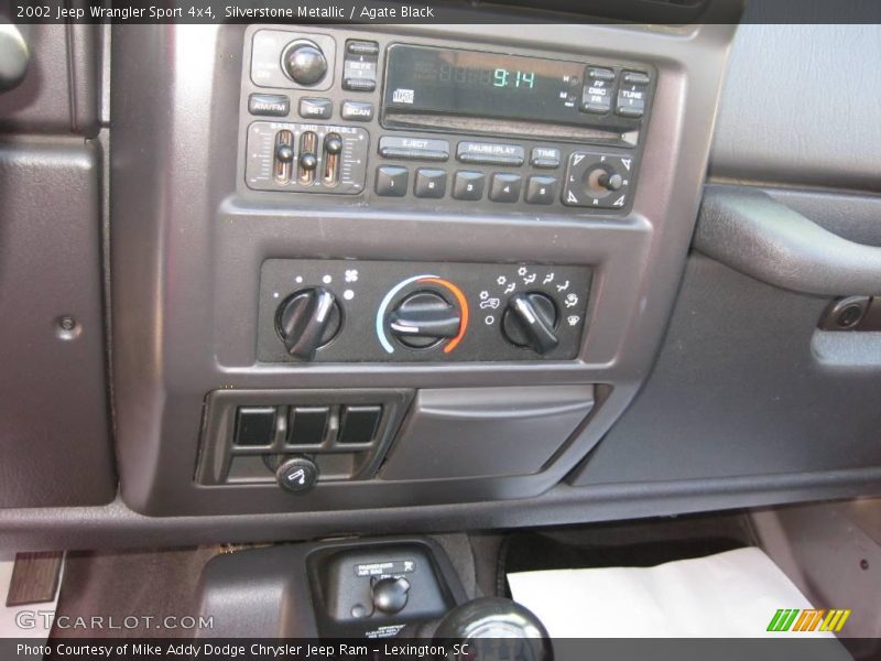 Silverstone Metallic / Agate Black 2002 Jeep Wrangler Sport 4x4