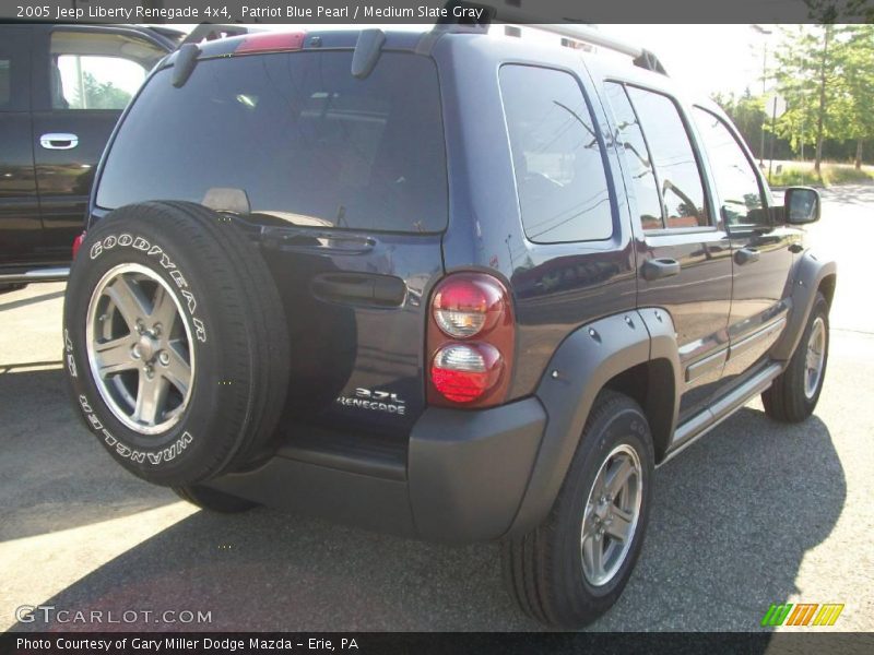 Patriot Blue Pearl / Medium Slate Gray 2005 Jeep Liberty Renegade 4x4