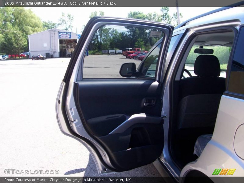 Cool Silver Metallic / Black 2009 Mitsubishi Outlander ES 4WD