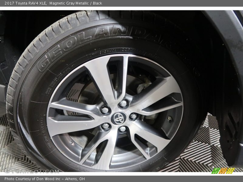 Magnetic Gray Metallic / Black 2017 Toyota RAV4 XLE