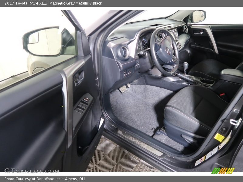 Magnetic Gray Metallic / Black 2017 Toyota RAV4 XLE