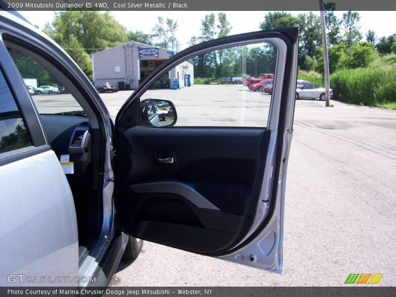 Cool Silver Metallic / Black 2009 Mitsubishi Outlander ES 4WD