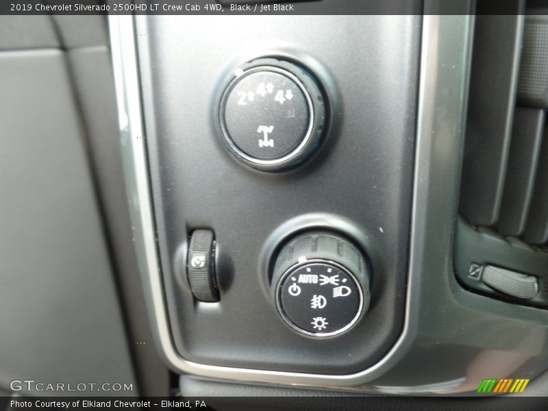 Controls of 2019 Silverado 2500HD LT Crew Cab 4WD