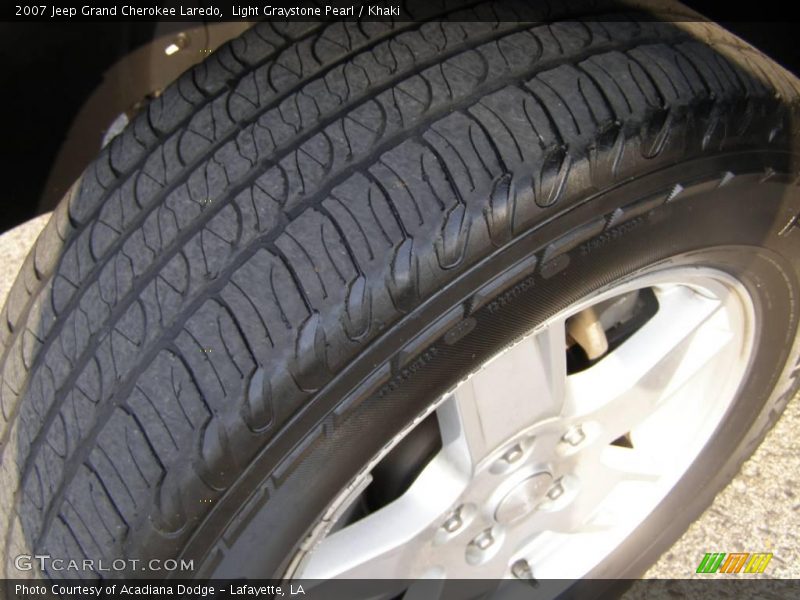 Light Graystone Pearl / Khaki 2007 Jeep Grand Cherokee Laredo