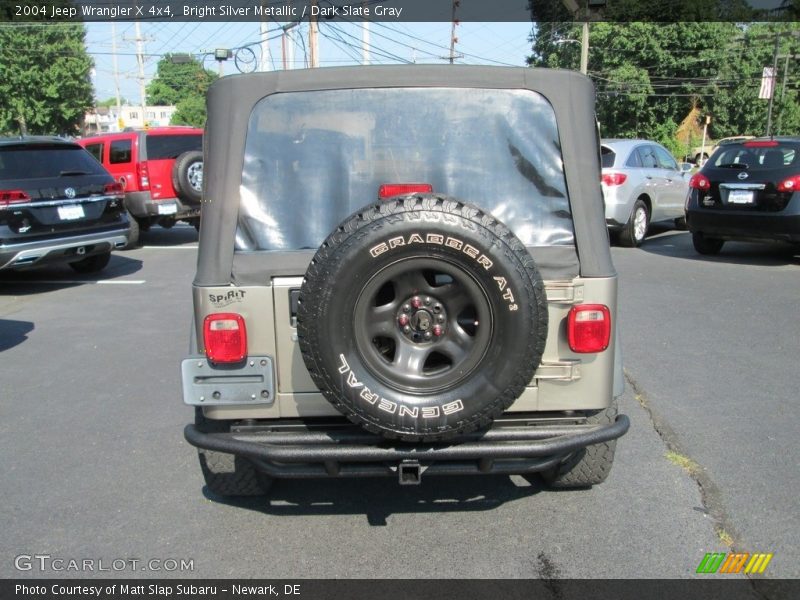 Bright Silver Metallic / Dark Slate Gray 2004 Jeep Wrangler X 4x4