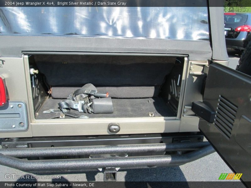 Bright Silver Metallic / Dark Slate Gray 2004 Jeep Wrangler X 4x4