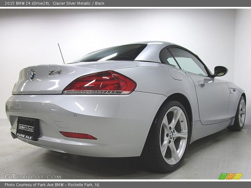 Glacier Silver Metallic / Black 2015 BMW Z4 sDrive28i