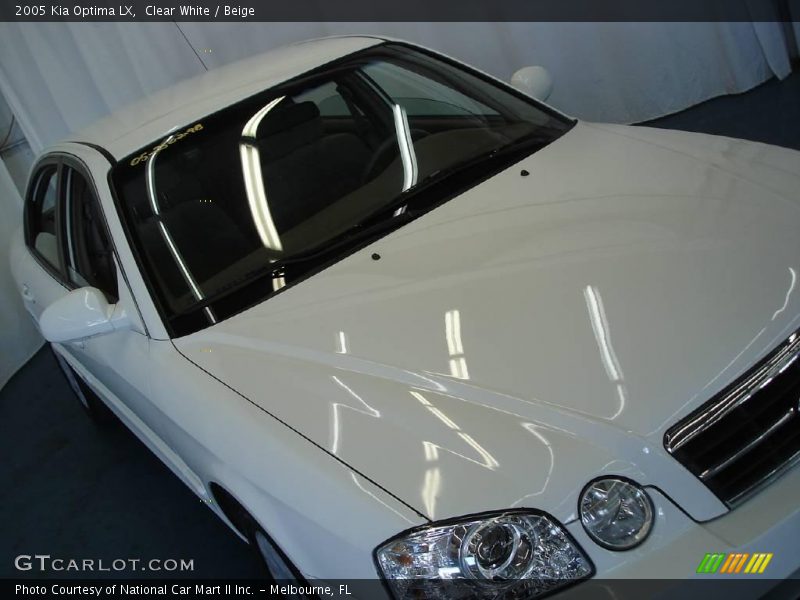 Clear White / Beige 2005 Kia Optima LX