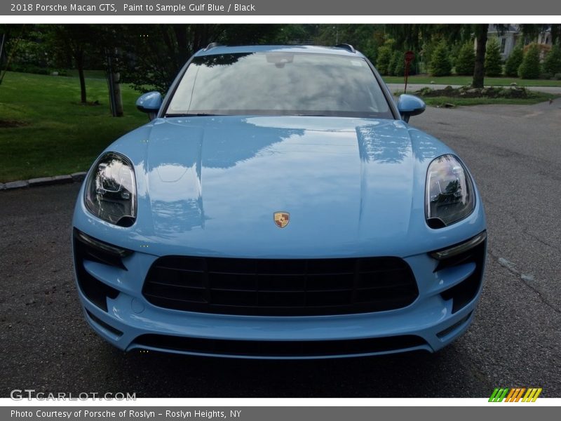 Paint to Sample Gulf Blue / Black 2018 Porsche Macan GTS