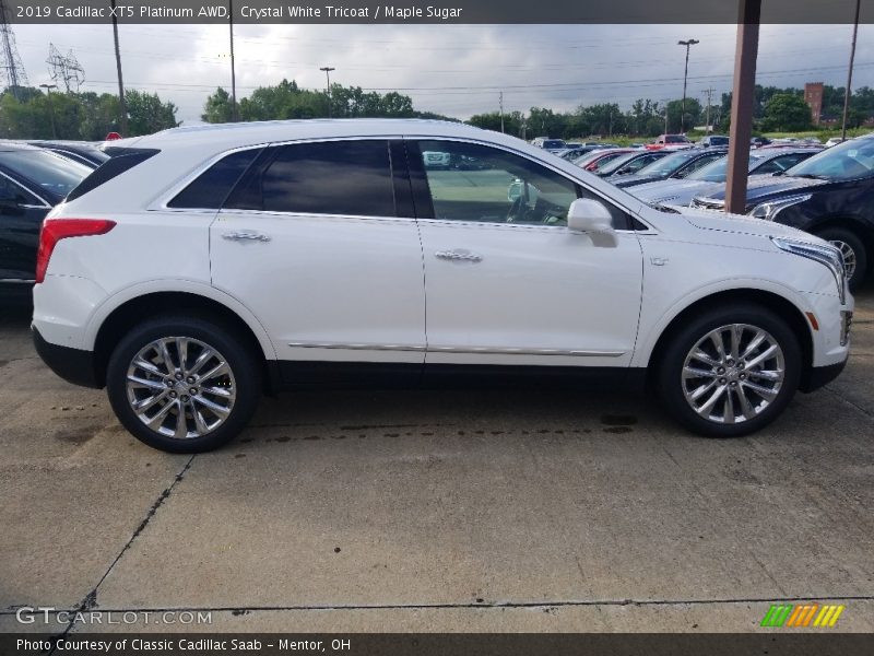 Crystal White Tricoat / Maple Sugar 2019 Cadillac XT5 Platinum AWD