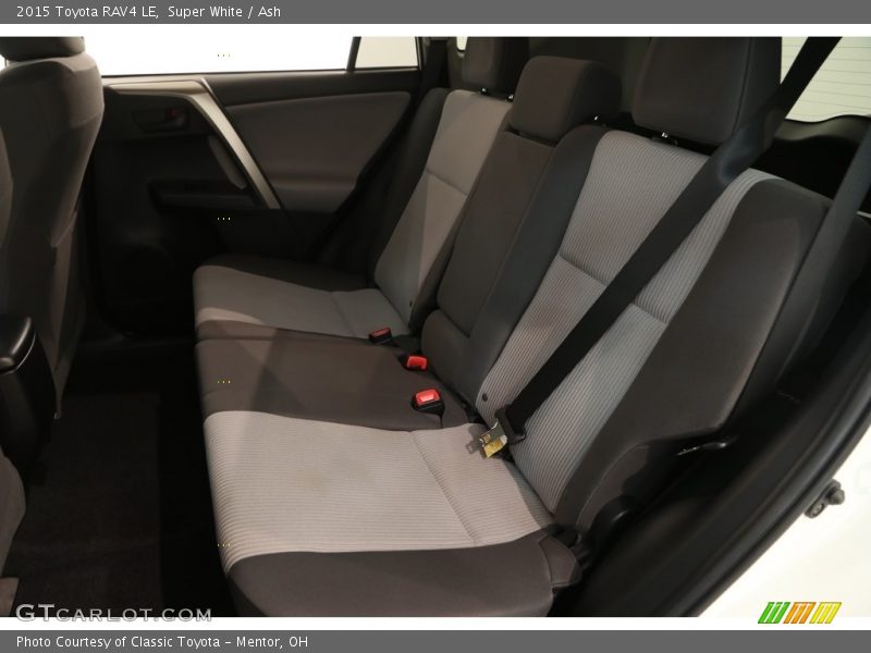 Super White / Ash 2015 Toyota RAV4 LE