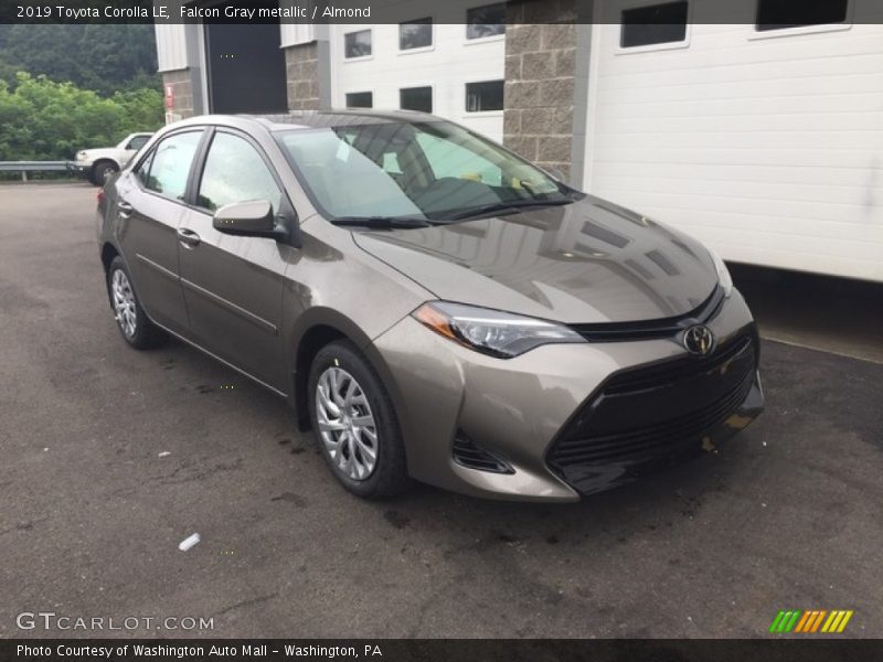 Front 3/4 View of 2019 Corolla LE