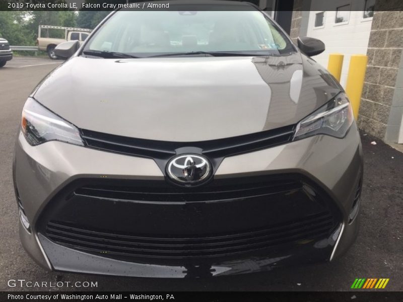 Falcon Gray metallic / Almond 2019 Toyota Corolla LE