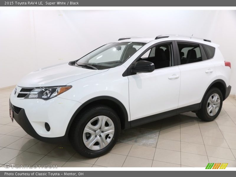 Super White / Black 2015 Toyota RAV4 LE