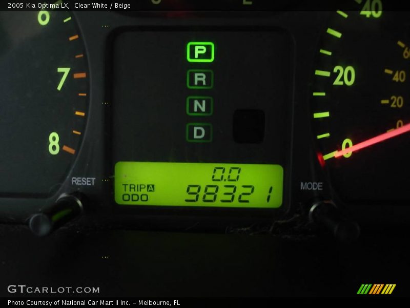 Clear White / Beige 2005 Kia Optima LX