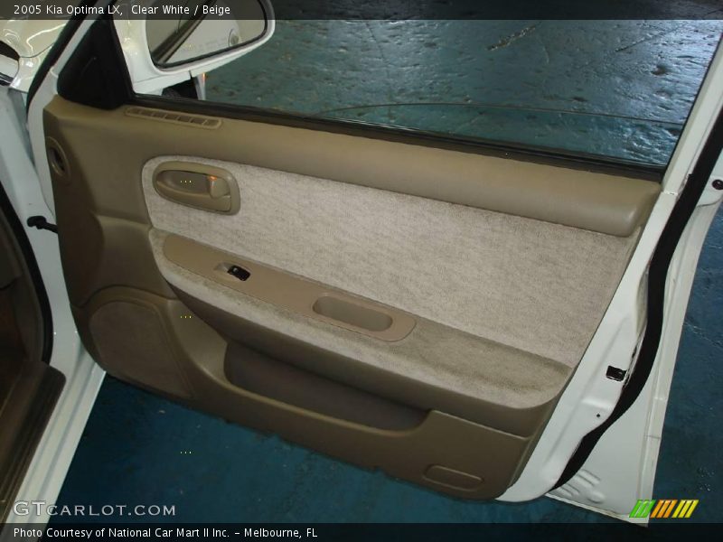 Clear White / Beige 2005 Kia Optima LX