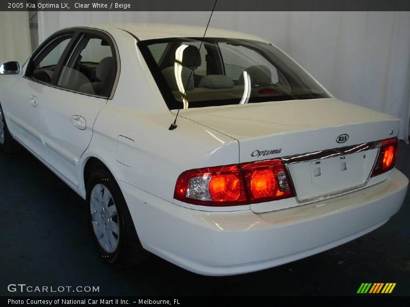 Clear White / Beige 2005 Kia Optima LX