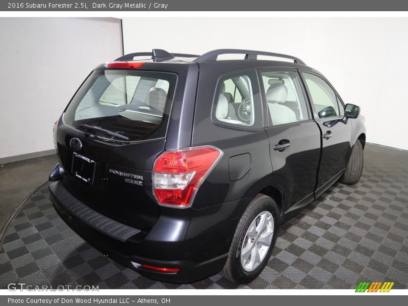 Dark Gray Metallic / Gray 2016 Subaru Forester 2.5i