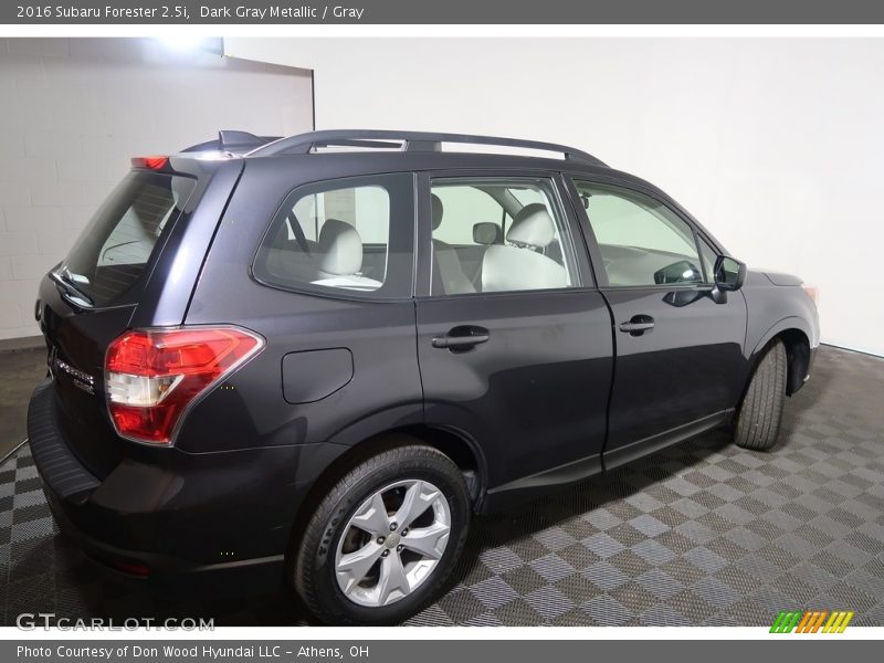 Dark Gray Metallic / Gray 2016 Subaru Forester 2.5i