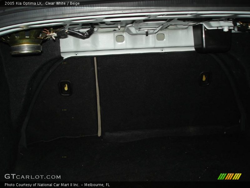 Clear White / Beige 2005 Kia Optima LX