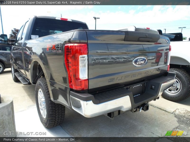 Magnetic / Earth Gray 2018 Ford F250 Super Duty XL SuperCab 4x4