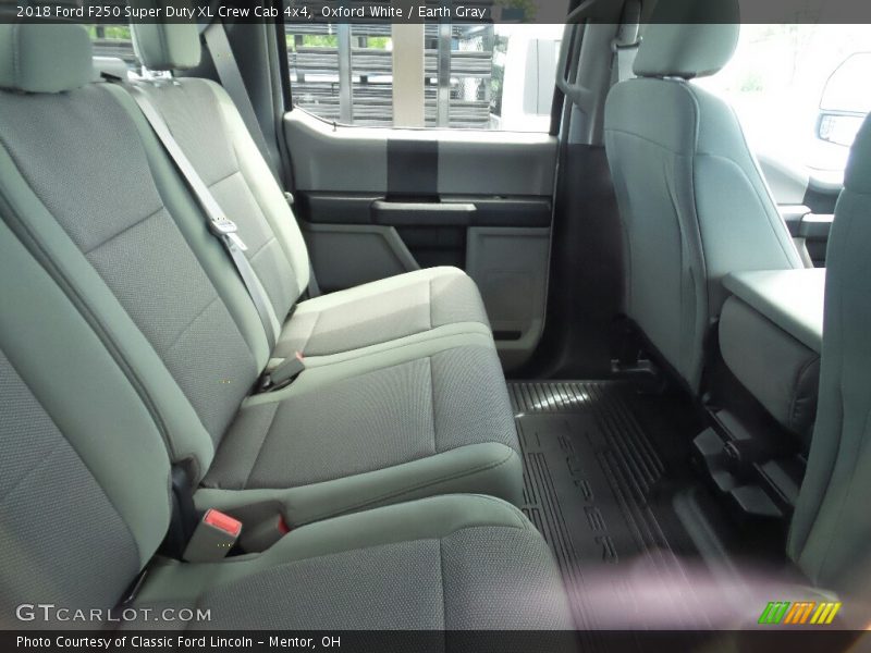 Oxford White / Earth Gray 2018 Ford F250 Super Duty XL Crew Cab 4x4
