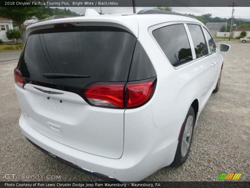Bright White / Black/Alloy 2018 Chrysler Pacifica Touring Plus