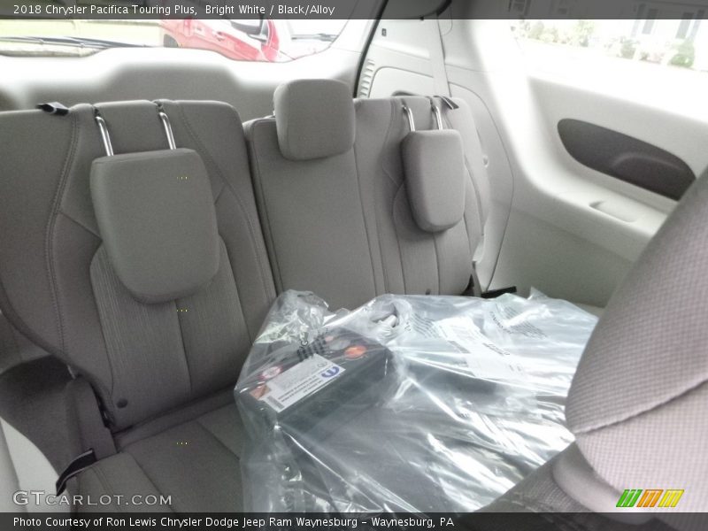 Bright White / Black/Alloy 2018 Chrysler Pacifica Touring Plus