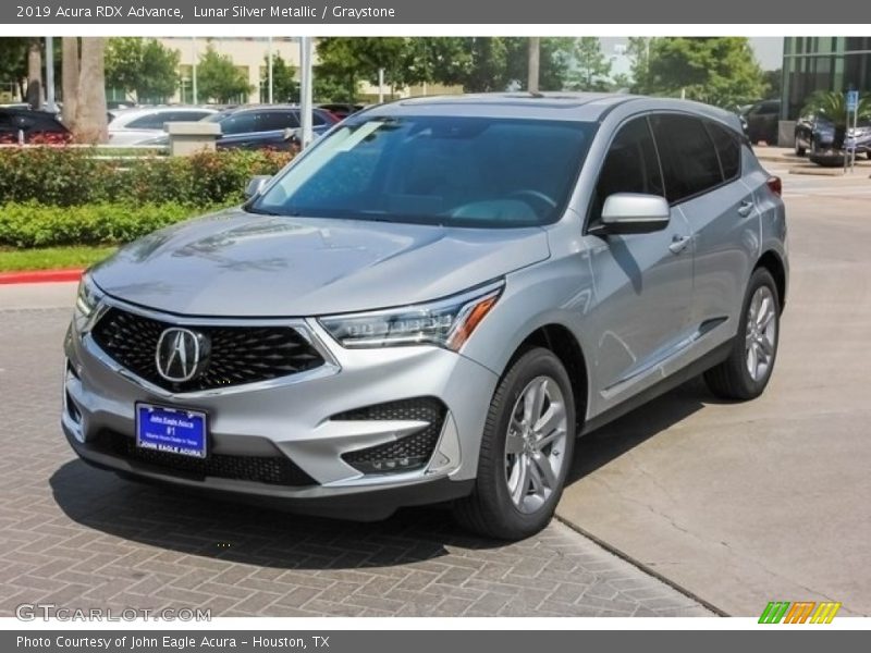 Front 3/4 View of 2019 RDX Advance