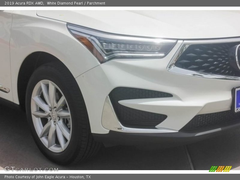 White Diamond Pearl / Parchment 2019 Acura RDX AWD