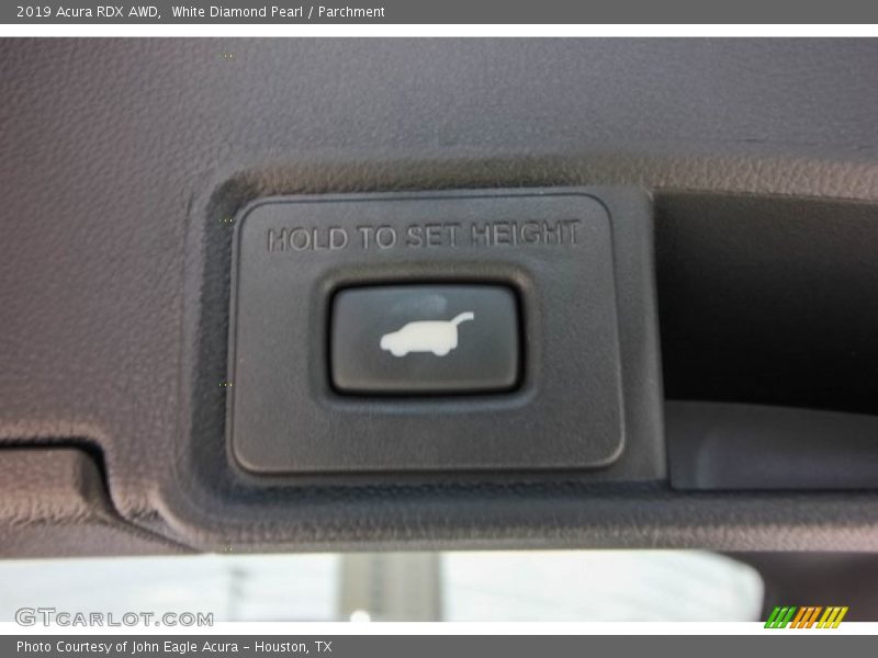 White Diamond Pearl / Parchment 2019 Acura RDX AWD