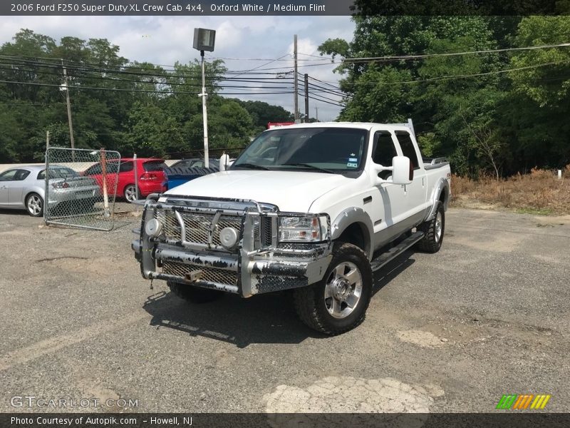 Oxford White / Medium Flint 2006 Ford F250 Super Duty XL Crew Cab 4x4