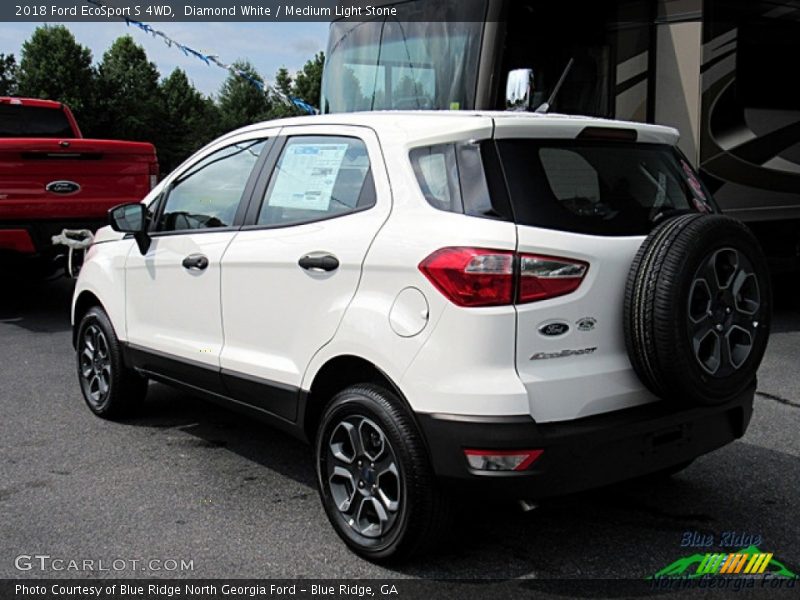 Diamond White / Medium Light Stone 2018 Ford EcoSport S 4WD
