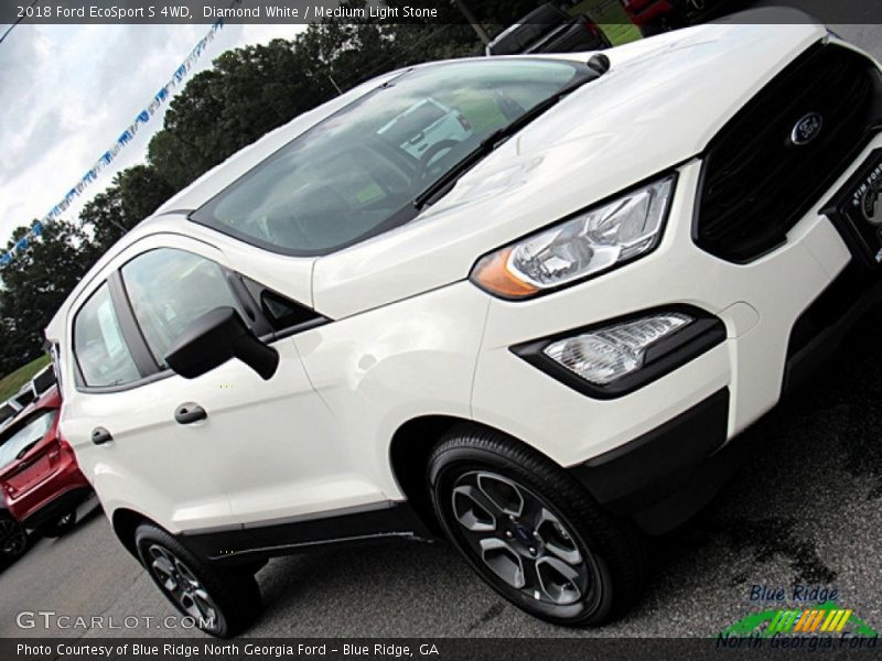 Diamond White / Medium Light Stone 2018 Ford EcoSport S 4WD