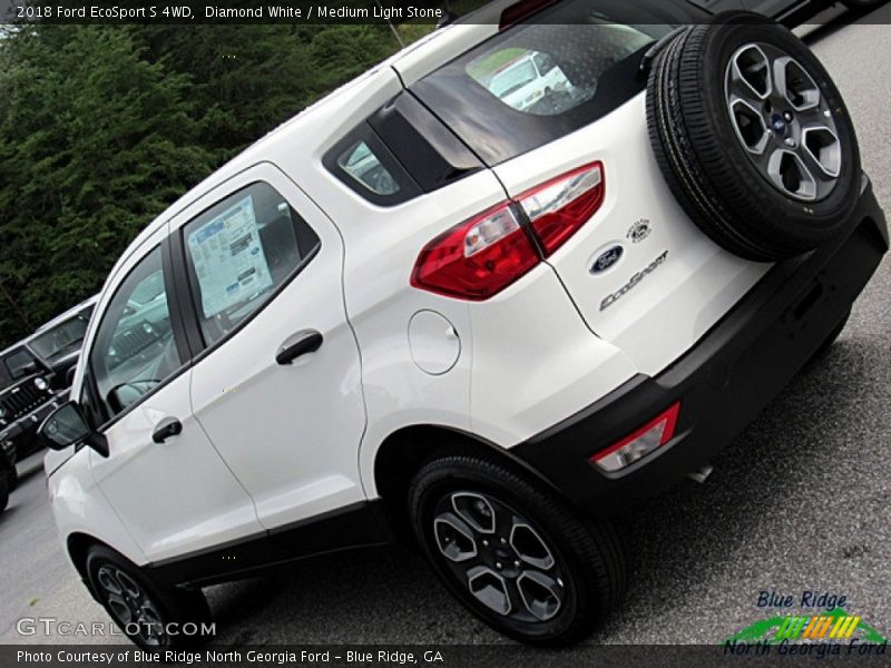Diamond White / Medium Light Stone 2018 Ford EcoSport S 4WD
