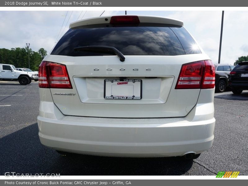 White Noise Tri-Coat / Black 2018 Dodge Journey SE
