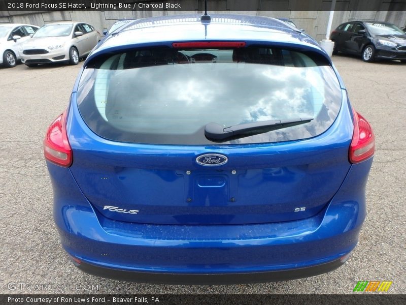 Lightning Blue / Charcoal Black 2018 Ford Focus SE Hatch