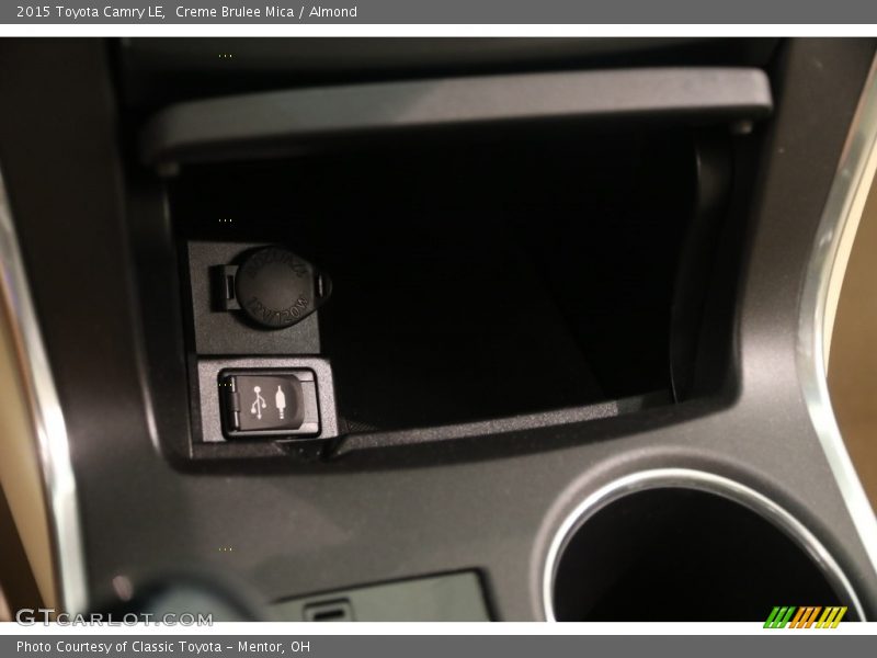 Creme Brulee Mica / Almond 2015 Toyota Camry LE