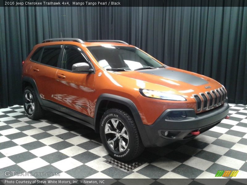 Mango Tango Pearl / Black 2016 Jeep Cherokee Trailhawk 4x4
