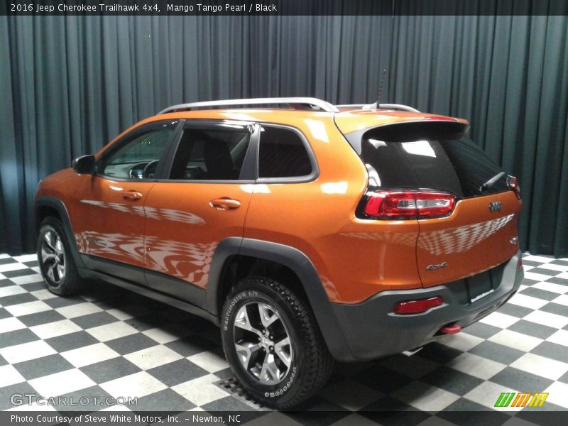 Mango Tango Pearl / Black 2016 Jeep Cherokee Trailhawk 4x4