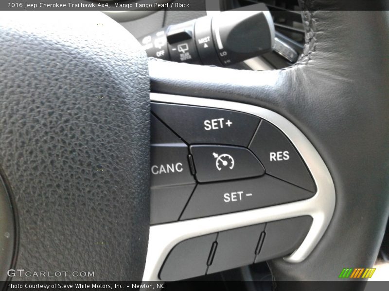 Mango Tango Pearl / Black 2016 Jeep Cherokee Trailhawk 4x4