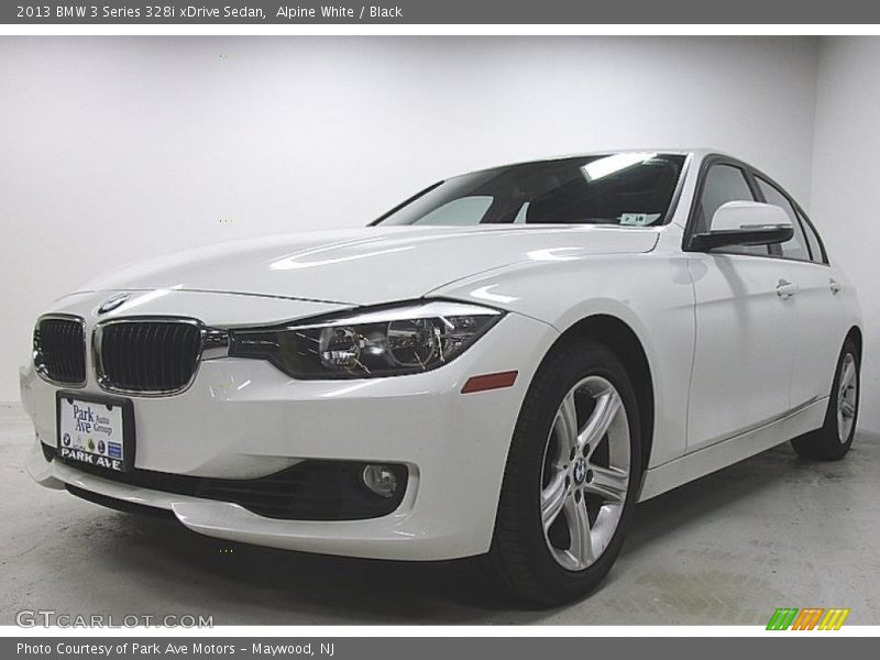 Alpine White / Black 2013 BMW 3 Series 328i xDrive Sedan