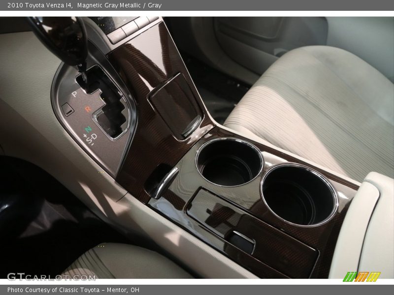 Magnetic Gray Metallic / Gray 2010 Toyota Venza I4